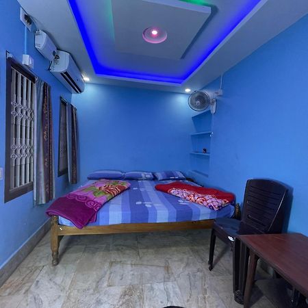 Hotel Radha Krishna Puri Buitenkant foto