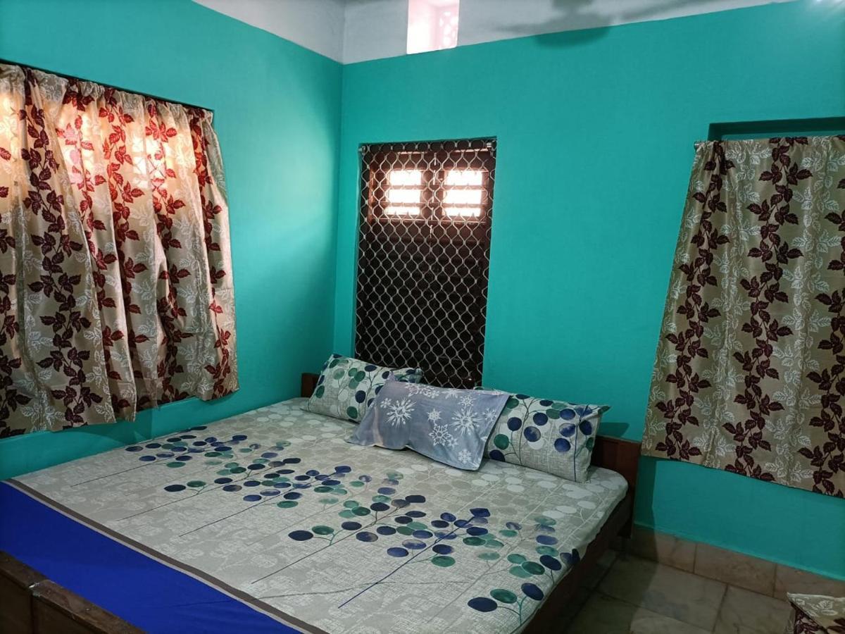 Hotel Radha Krishna Puri Buitenkant foto