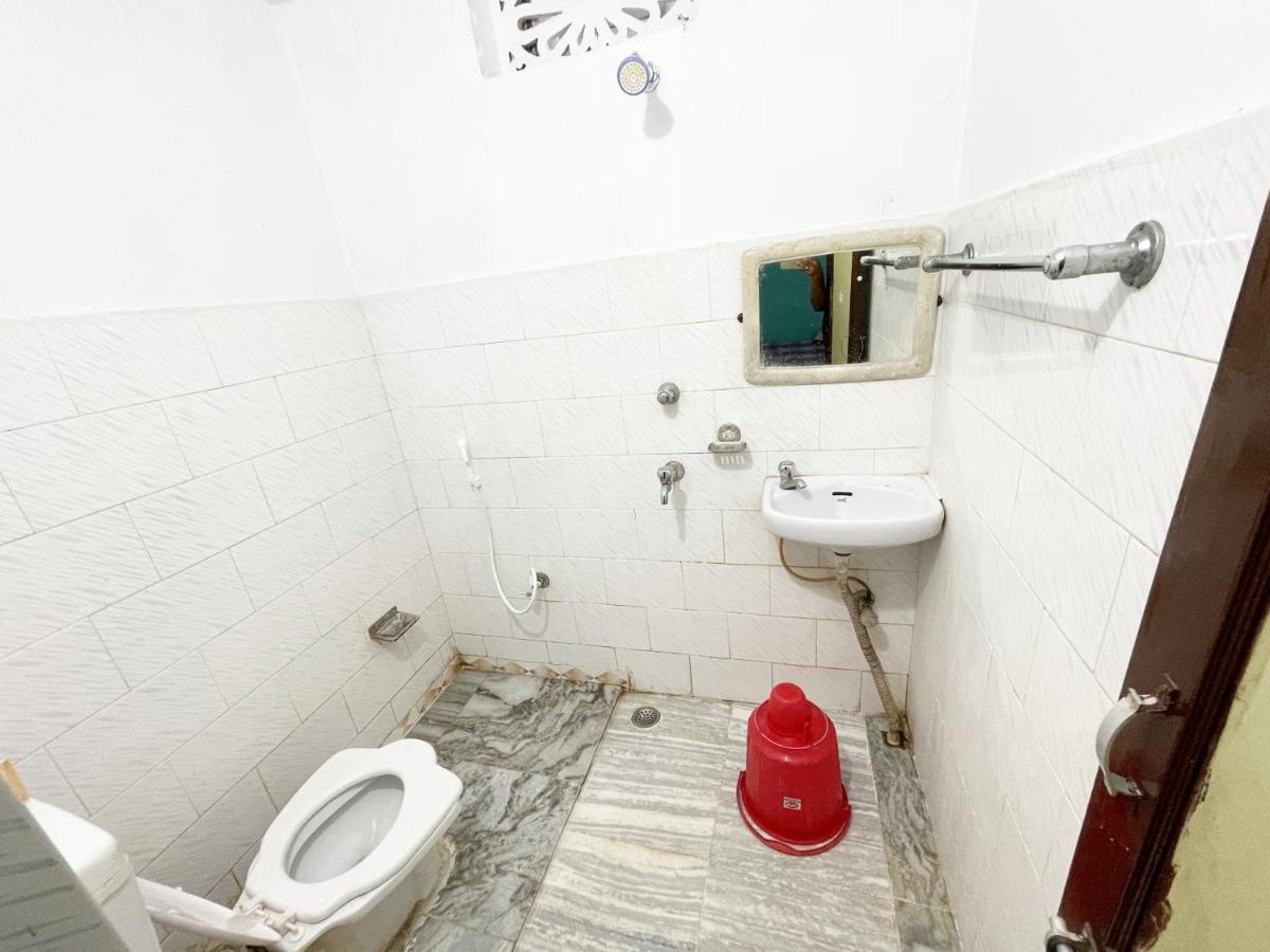 Hotel Radha Krishna Puri Buitenkant foto