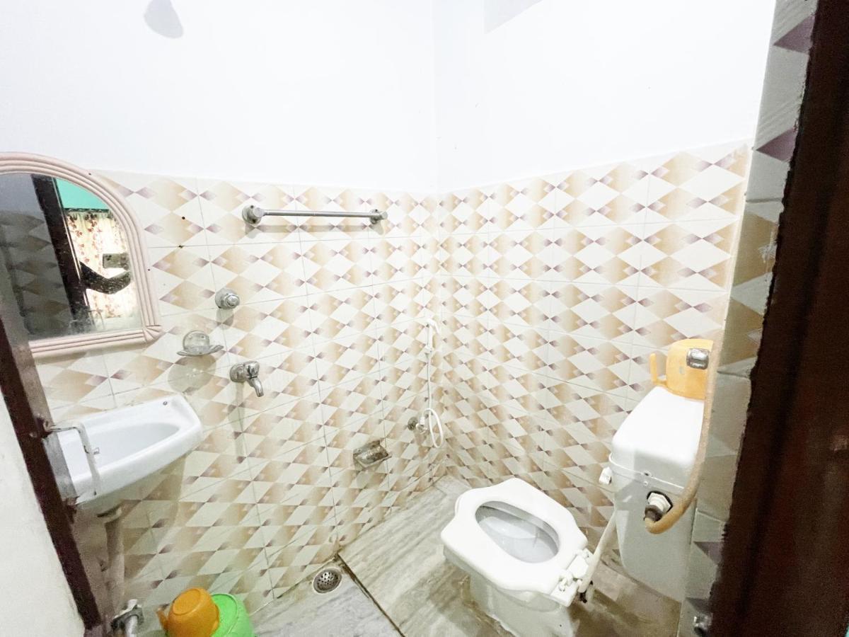Hotel Radha Krishna Puri Buitenkant foto
