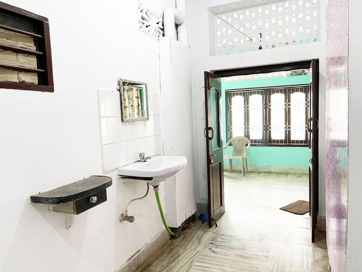 Hotel Radha Krishna Puri Buitenkant foto