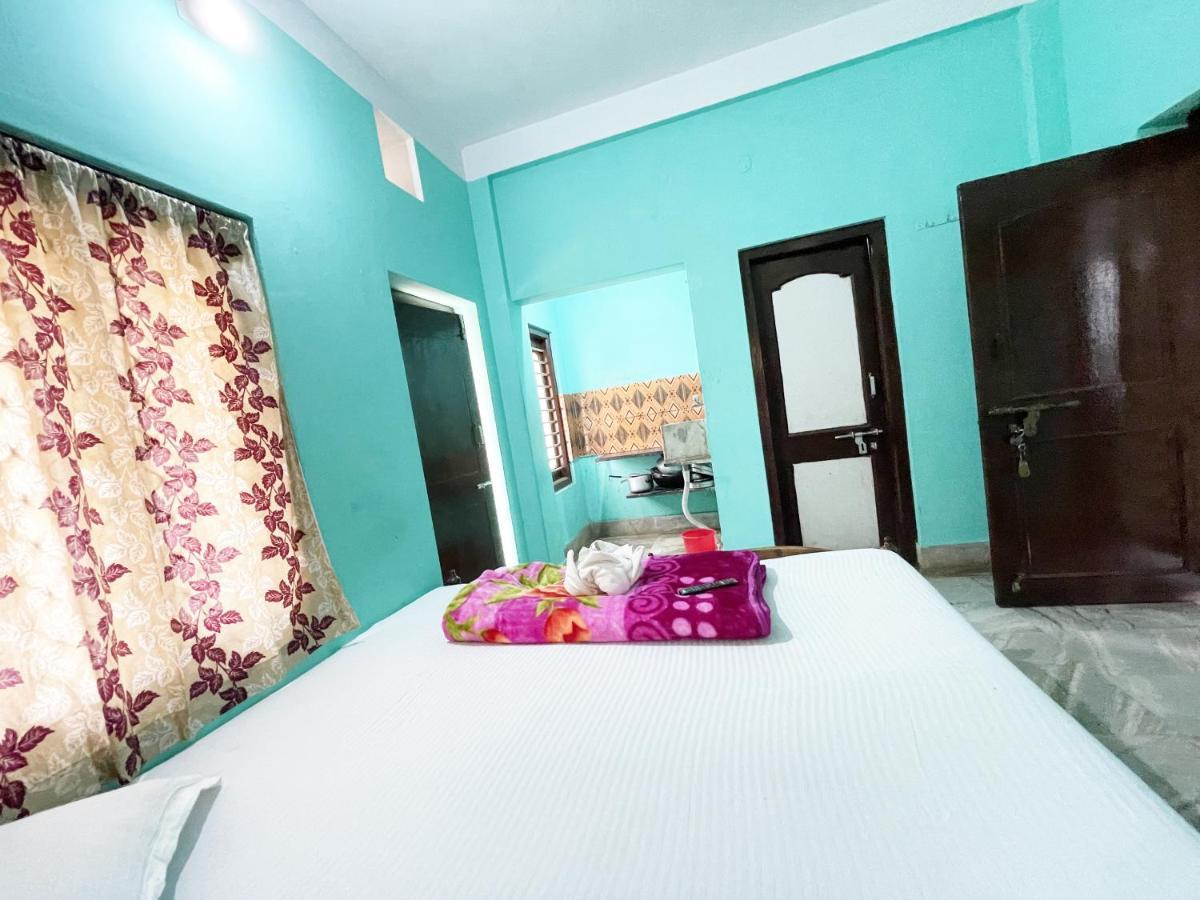 Hotel Radha Krishna Puri Buitenkant foto