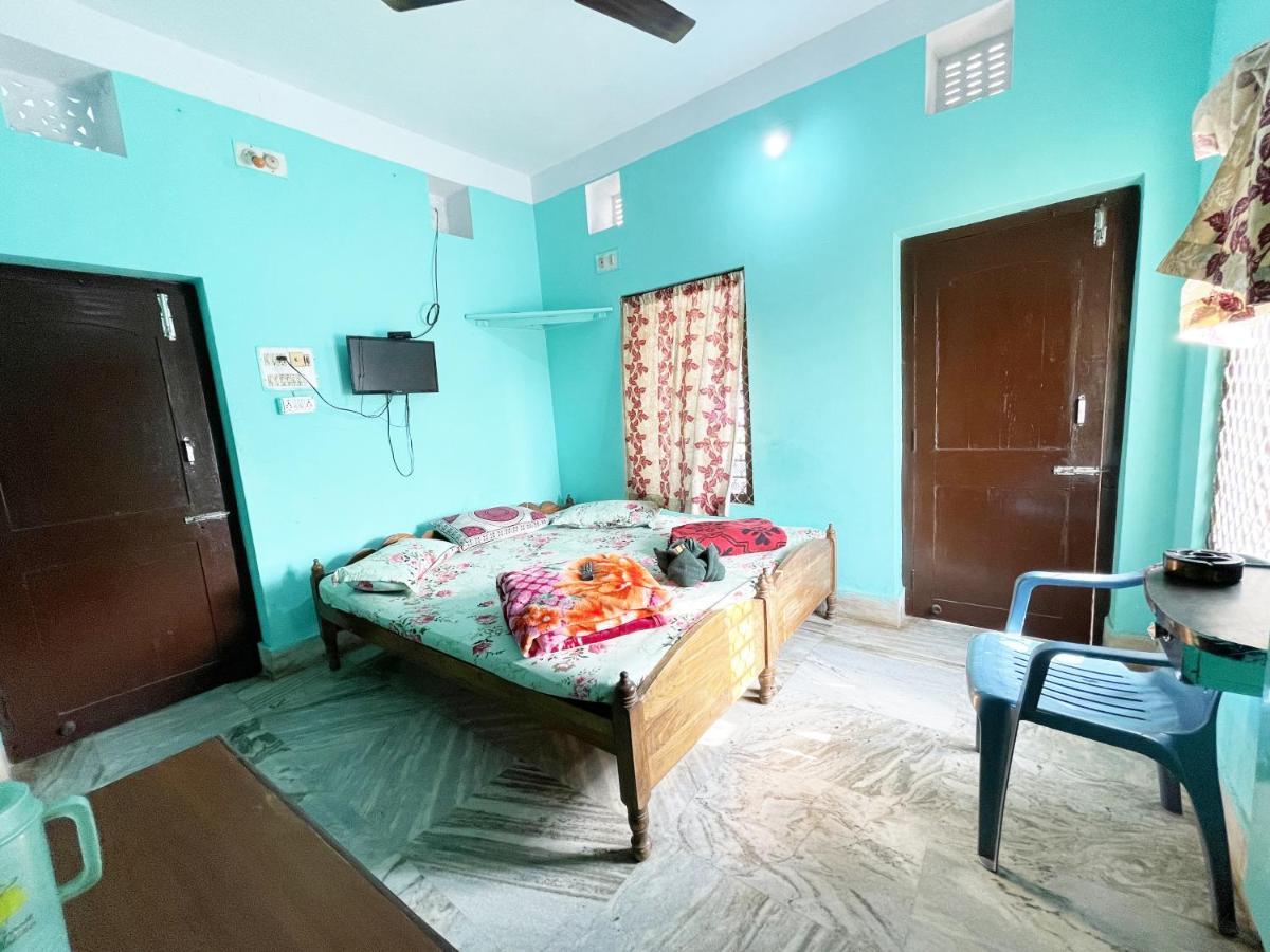 Hotel Radha Krishna Puri Buitenkant foto