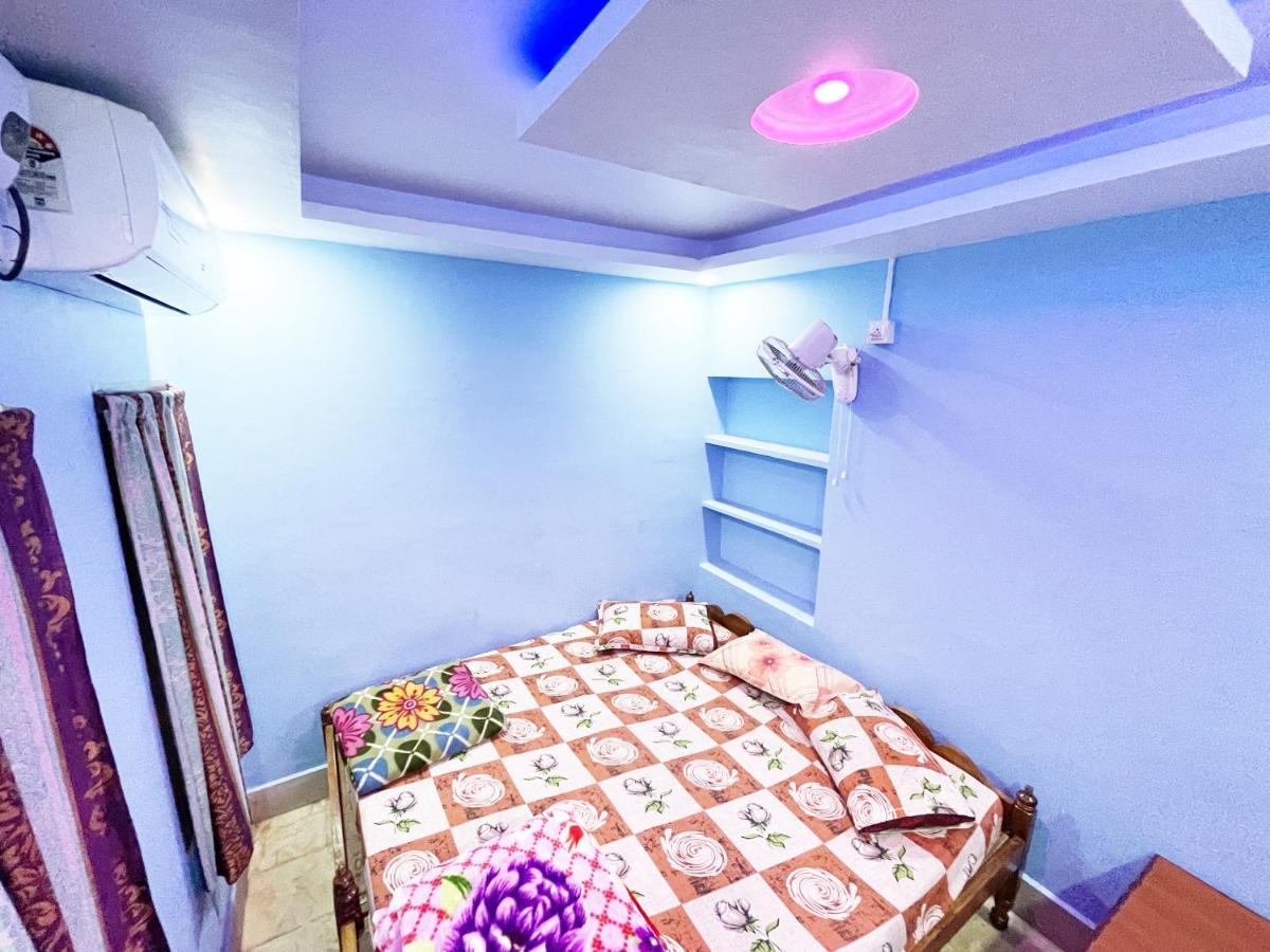Hotel Radha Krishna Puri Buitenkant foto