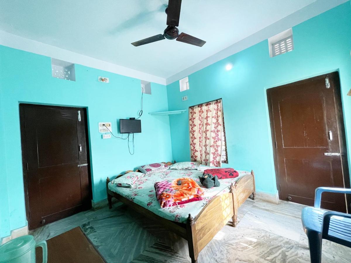 Hotel Radha Krishna Puri Buitenkant foto