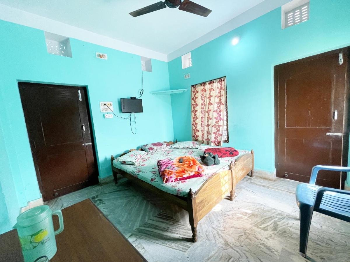 Hotel Radha Krishna Puri Buitenkant foto