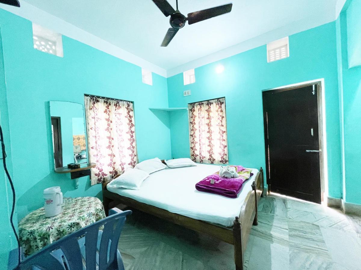 Hotel Radha Krishna Puri Buitenkant foto
