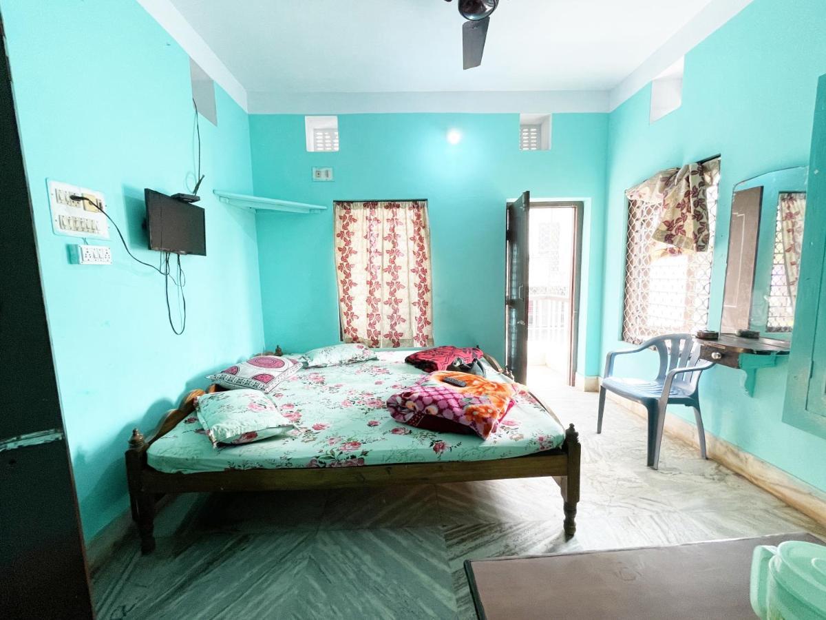 Hotel Radha Krishna Puri Buitenkant foto
