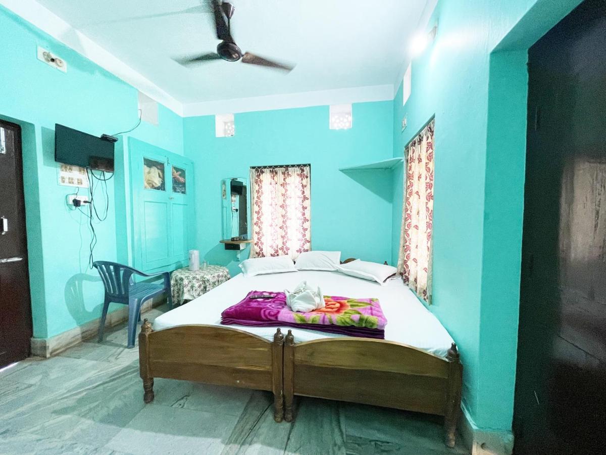 Hotel Radha Krishna Puri Buitenkant foto