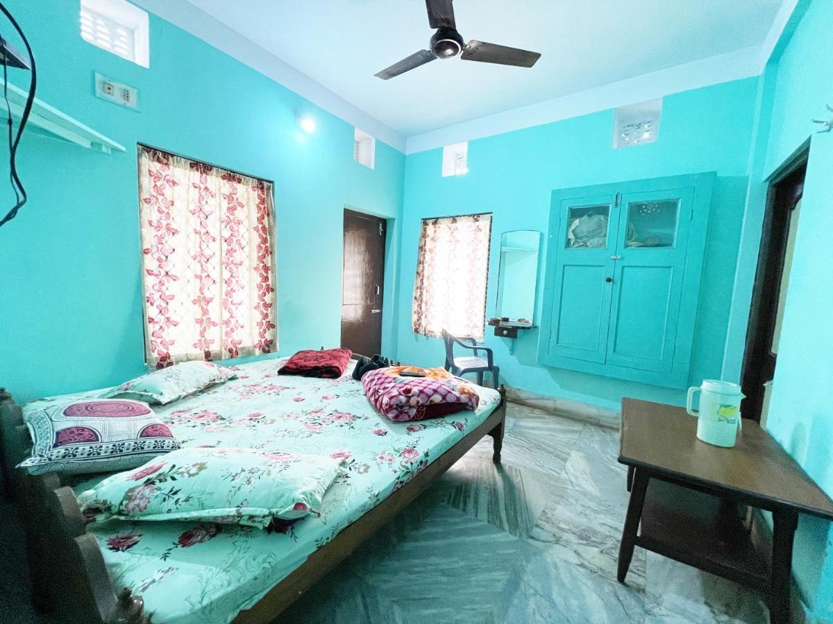 Hotel Radha Krishna Puri Buitenkant foto
