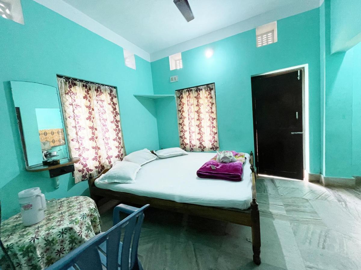 Hotel Radha Krishna Puri Buitenkant foto