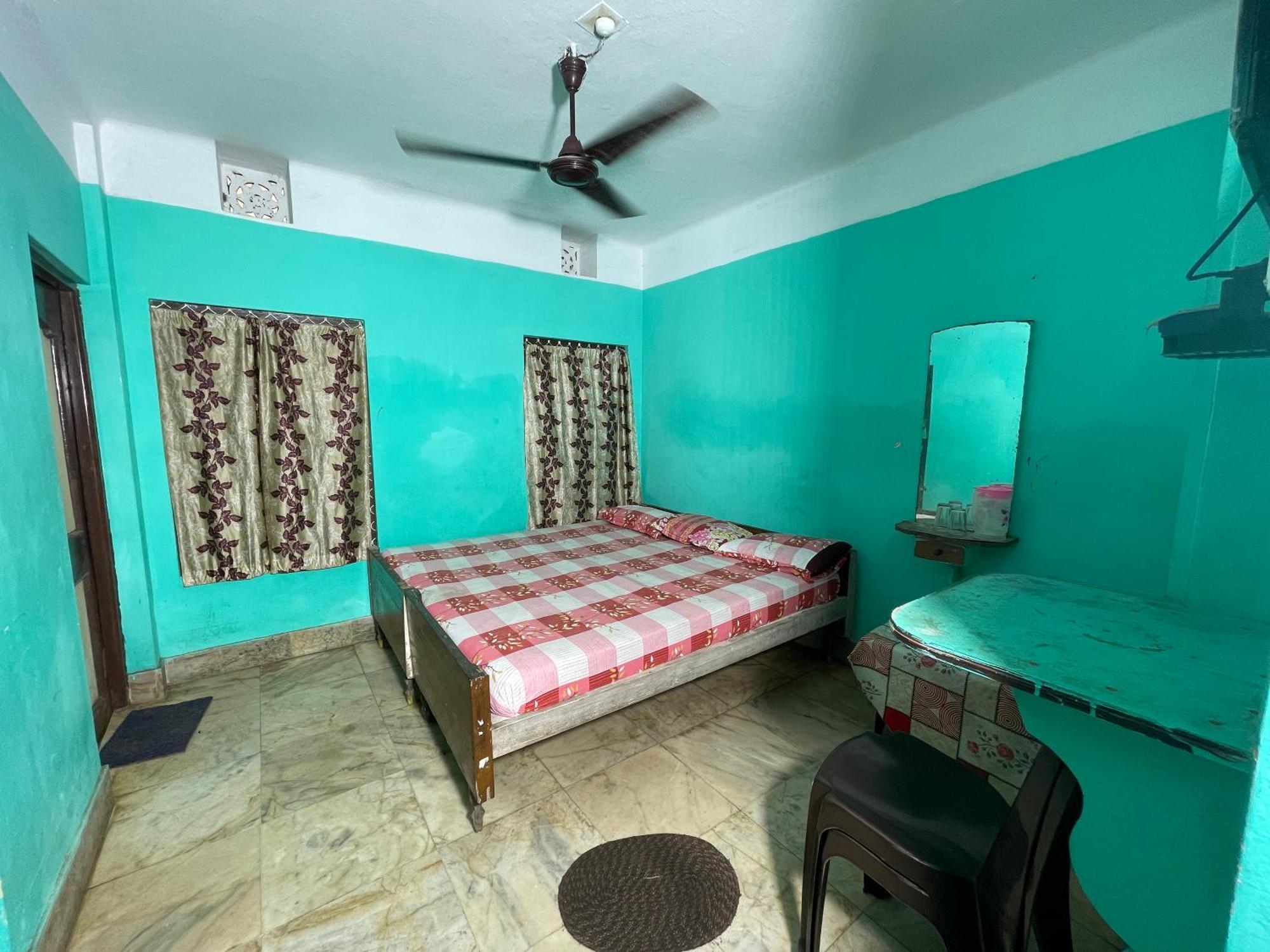 Hotel Radha Krishna Puri Buitenkant foto